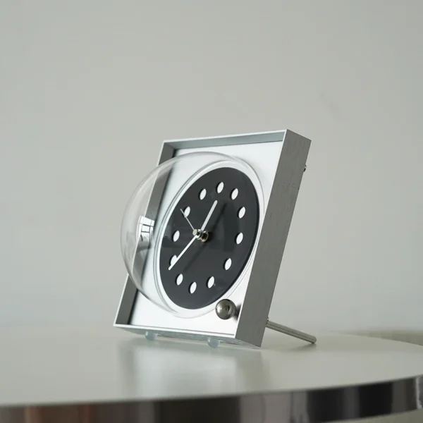 Retro Analog Desk Clock